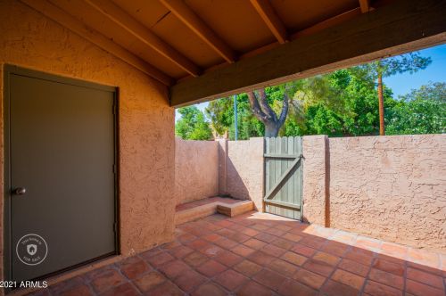 1150 Cochise Dr, Phoenix AZ 85021-2045 exterior