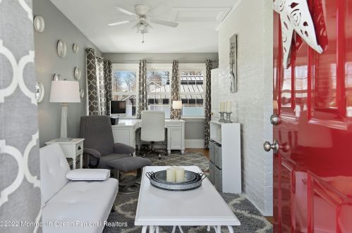 70 Emerald Pl, Clark NJ 07066-1410 exterior