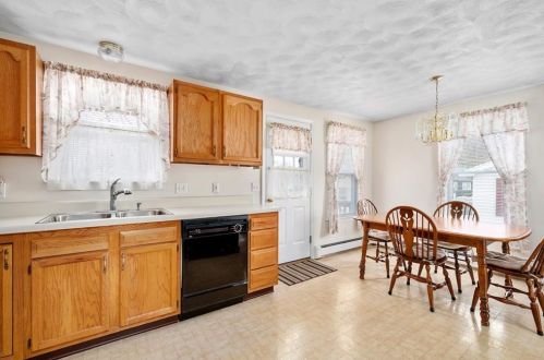 19 Virginia Ave, Woonsocket RI 02895-5630 exterior