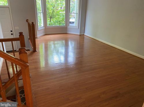 6104 Joust Ln, Alexandria VA  22315-4807 exterior