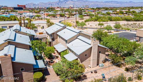 1070 Miles St, Tucson AZ 85719-6140 exterior