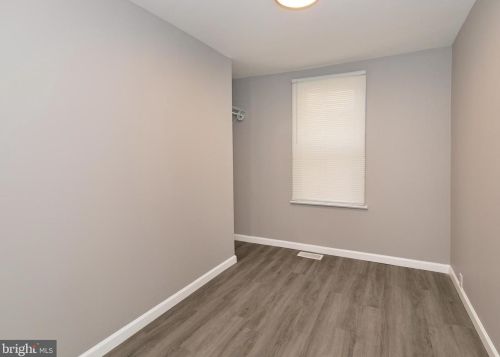 4507 Chestnut Ave, Camden NJ 08109-2504 exterior