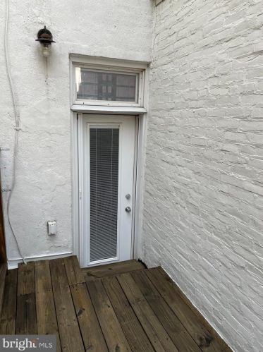 912 Catharine St, Philadelphia PA 19143-2624 exterior