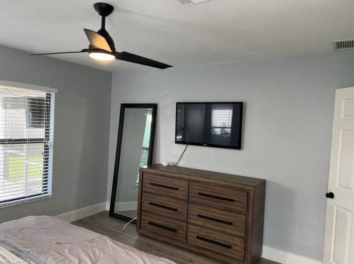 1160 Michigan Ave, Naples FL 34103-3873 exterior