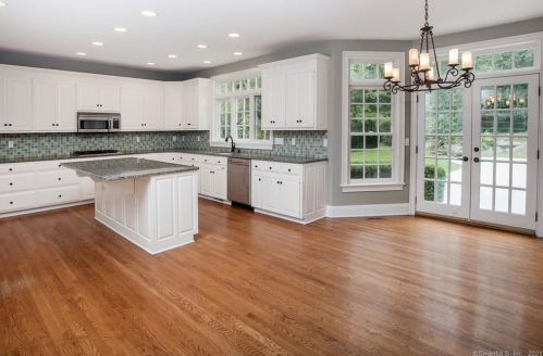 351 Branchville Rd, Ridgefield CT 06877-5012 exterior