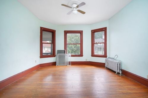 54 Lester St, Springfield, MA 01108-2140