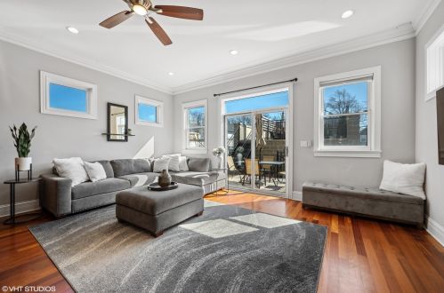 2447 Winona St, Chicago IL 60625-1831 exterior