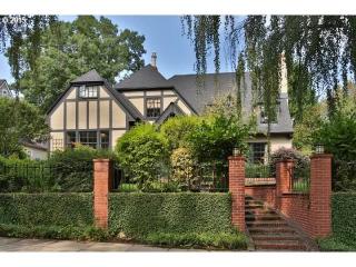 3641 Couch St, Portland OR  97232-3425 exterior