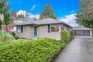 821 120 St, Seattle WA  98125-5629 exterior