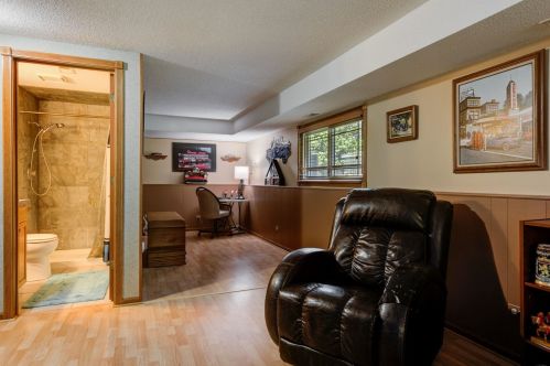 655 Fay Ave, Elmhurst IL 60126-2149 exterior