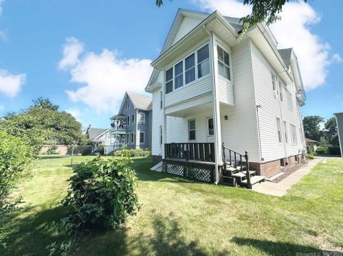 14 Dutton St, Wallingford, CT 06492-3202