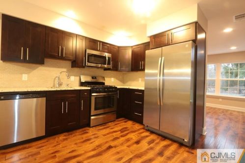 185 Nebula Rd, Piscataway NJ 08854-5441 exterior