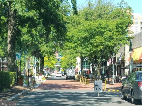 1225 Martha Custis Dr, Alexandria VA  22302-2015 exterior