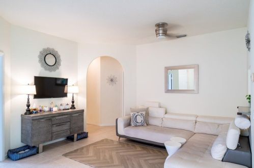 236 Coconut Key Way, Fort Pierce FL 34986-1911 exterior