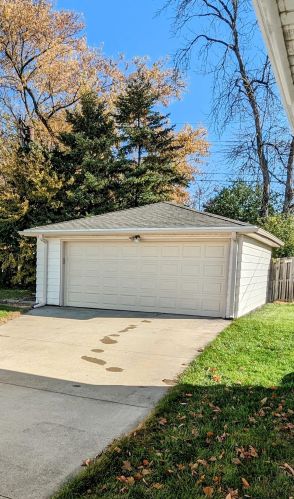 4914 104, Milwaukee WI 53228-3204 exterior