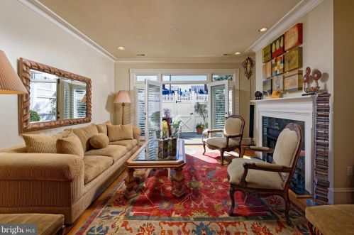 120 Queen St, Alexandria VA 22314-2610 exterior