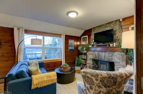 56 Glenside Trl, Sparta NJ  07871-1244 exterior