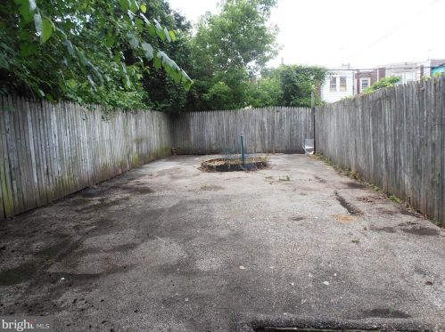 5834 3 St, Philadelphia PA 19106-1802 exterior