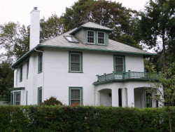 99 Hancock St, Newton, MA 02466-2201