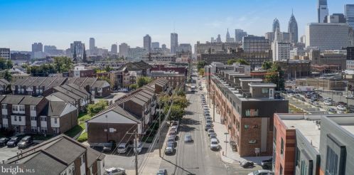 654 13 St, Philadelphia PA 19123-2427 exterior