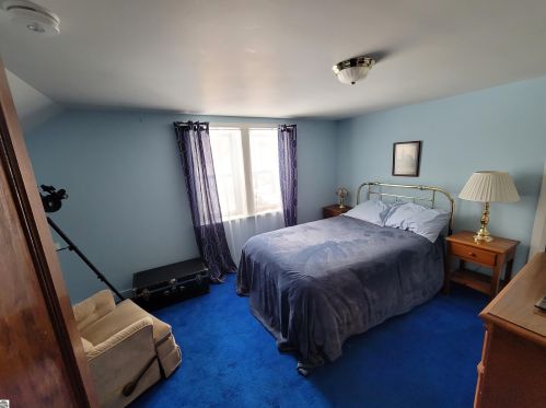 101 Orch Ave, Shepherd MI 48883-9106 exterior