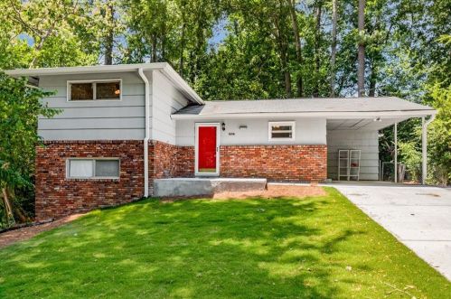 2563 Beverly Hills Dr, Atlanta, GA 30341-3800