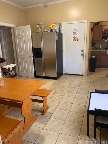 34 Lincoln St, New Britain CT 06052-1638 exterior