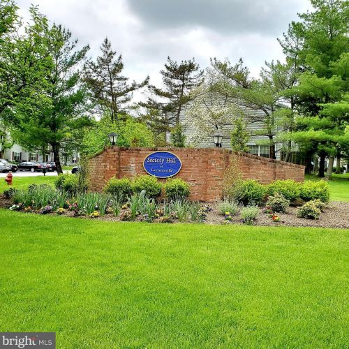 13 Jasmine Ct, Trenton NJ  08648-4808 exterior