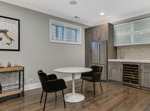 4147 Damen Ave, Chicago IL 60618-3045 exterior