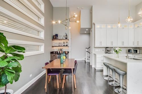 3013 Honore St, Chicago IL 60657-2000 exterior