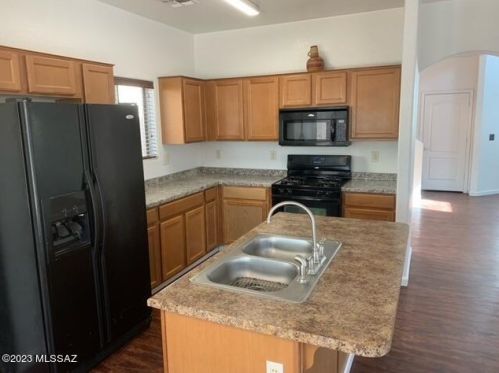 7916 Baja Stone Ave, Tucson AZ  85756-8477 exterior