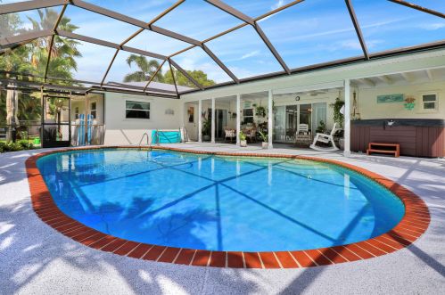 2910 Cates Cir, Fort Pierce FL  34952-5812 exterior