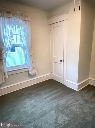 131 Marne Ave, Tavistock NJ 08033-1443 exterior