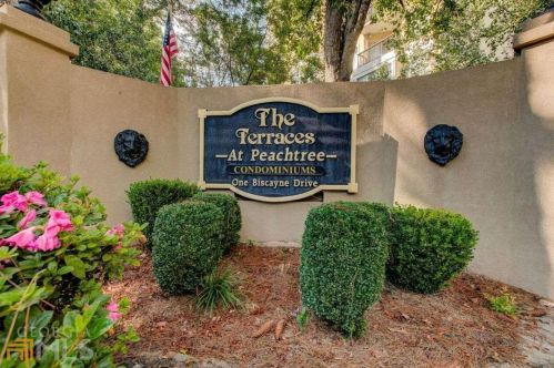 1 Biscayne Dr, Atlanta GA  30309-1090 exterior