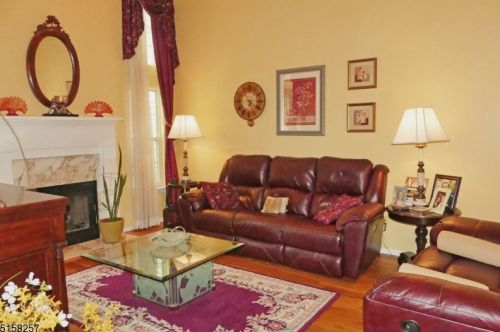 2002 Scarlett Dr, Hackettstown, NJ 07840-4523