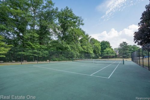 1859 Allenway Ct, Rochester MI 48309-3314 exterior