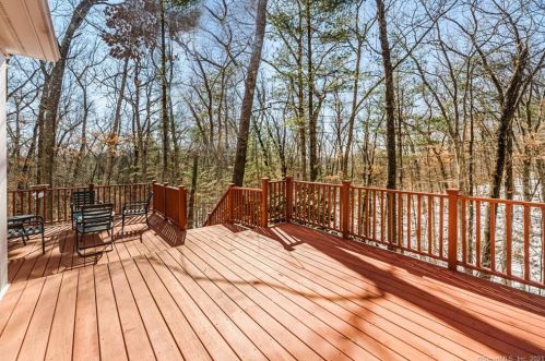 4 Ashford Ct, Farmington CT 06032-1531 exterior