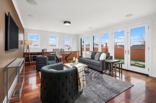 3635 Janssen Ave, Chicago IL 60613-3707 exterior