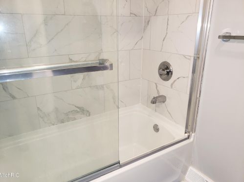 1502 Porter Rd, Meskegon MI 49441-5766 exterior