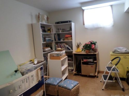 441 Main St, Manchester CT 06042-1995 exterior