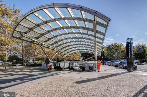 1025 1st St, Washington DC  20001-2283 exterior