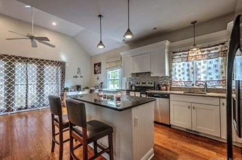 47 Chester St, Milford CT 06460-7421 exterior