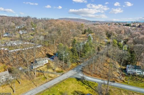 21 Fieldstone Dr, Morristown, NJ 07960-2629