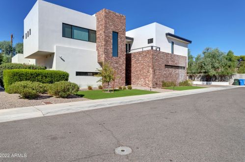 4525 36th Way, Phoenix, AZ 85018-4556