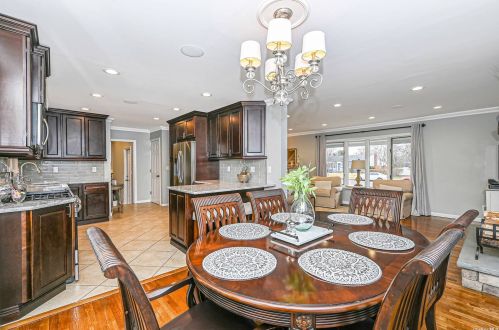 21 Byron Rd, Commack NY 11725-1328 exterior