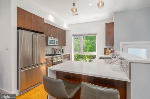 1003 17th St, Philadelphia PA  19146-2004 exterior