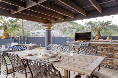 6619 36th St, Phoenix AZ  85018-1004 exterior