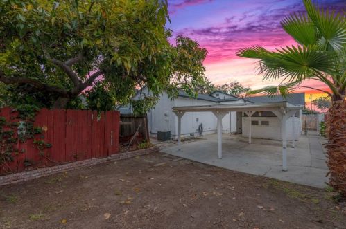 3521 Ash Ave, Fullerton, CA 92833-3105