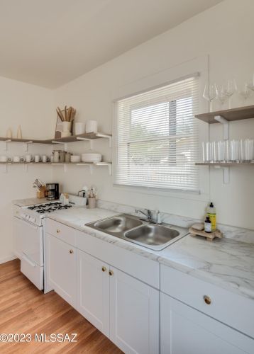 622 8th St, Tucson AZ  85705-8520 exterior