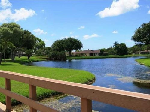 5096 Kinswood Rd, Boynton Beach FL 33437-1304 exterior